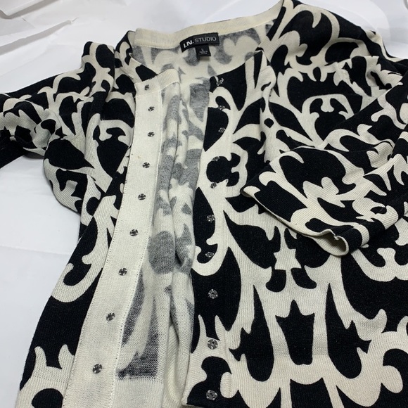 WOMEN’S I.N. Studio Black & Off white pattern Snap Down Cardigan Size L - Picture 4 of 8